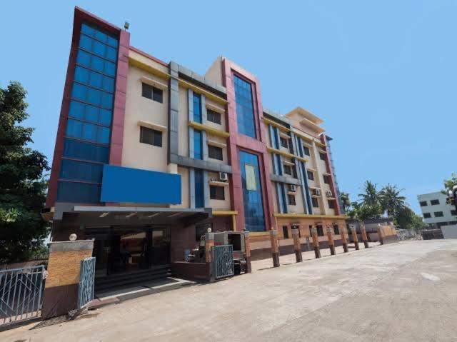 Sai Samrat Hotel シルディ エクステリア 写真